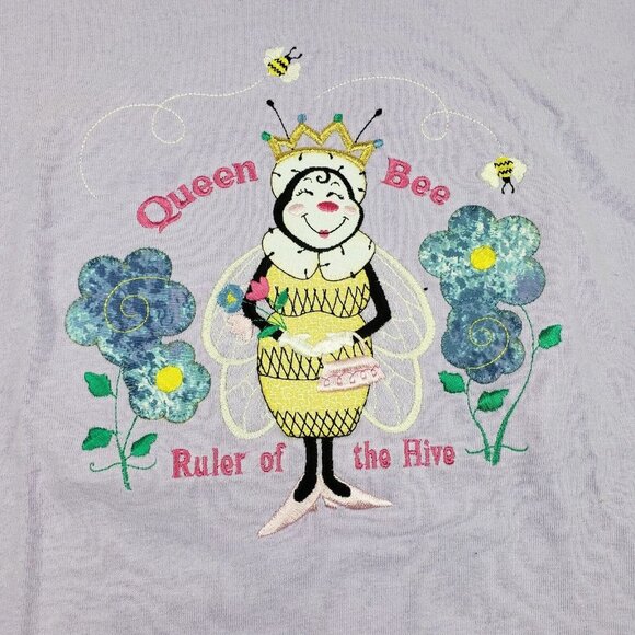 Vintage Embroidered Queen Bee Tee Purple Womens Medium Short Sleeve T-Shirt Crew - Picture 3 of 11